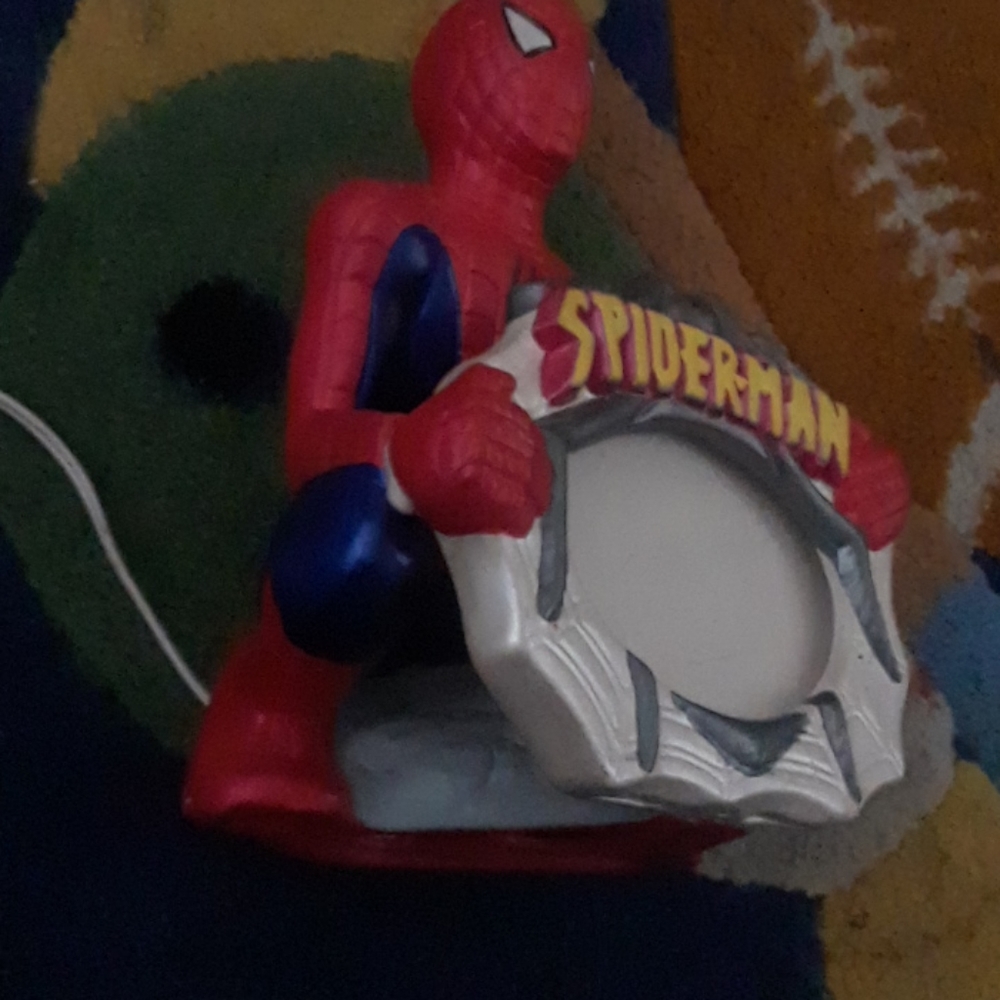 Spiderman photo holder/Spiderman 2 Laptop - Picture 4 of 6